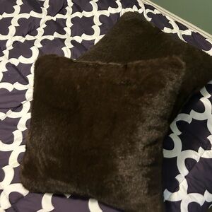 Luxurious Brown Throw Pillow Set